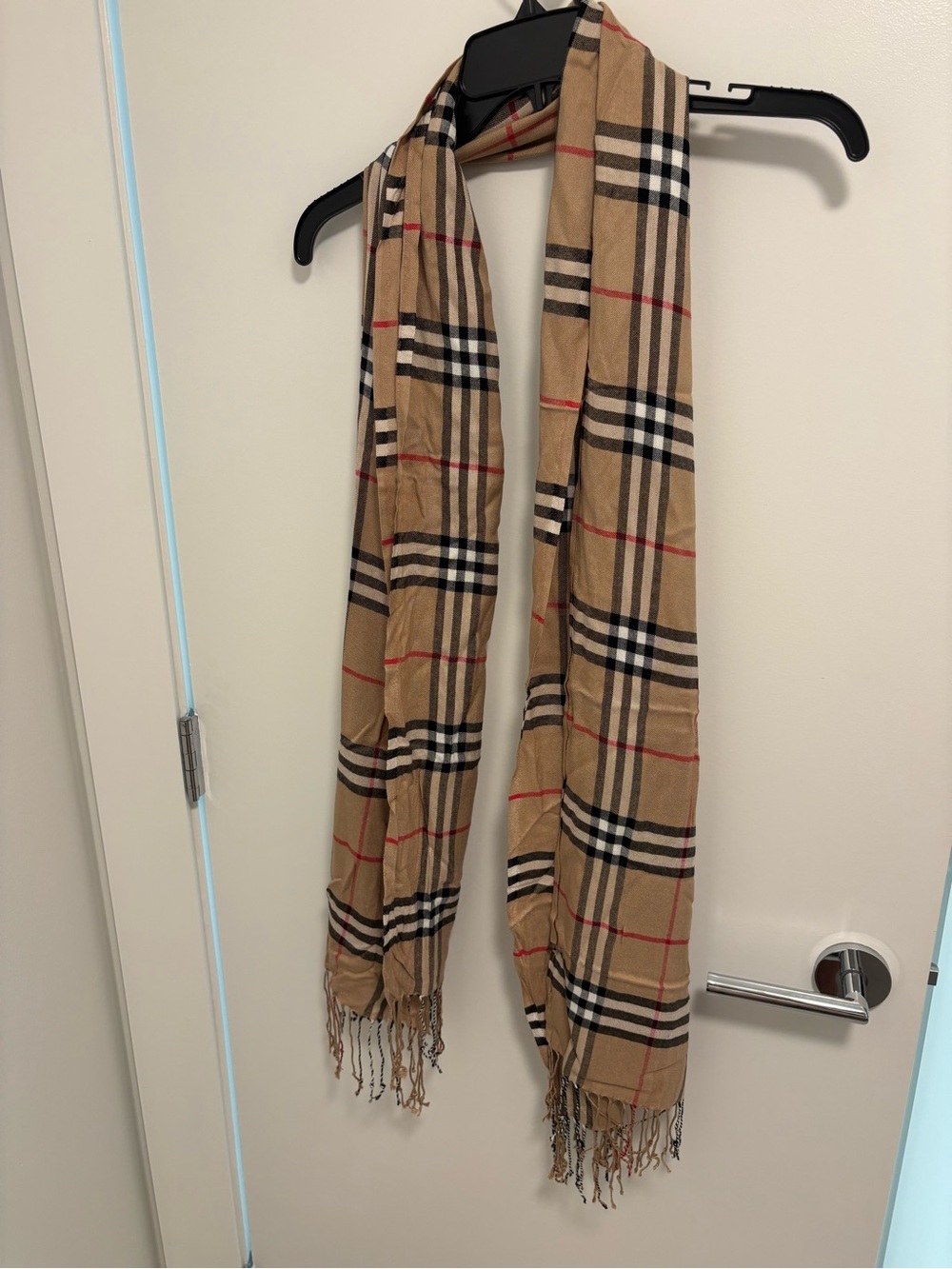 Women’s plaid  Scarf Brand New Condition
